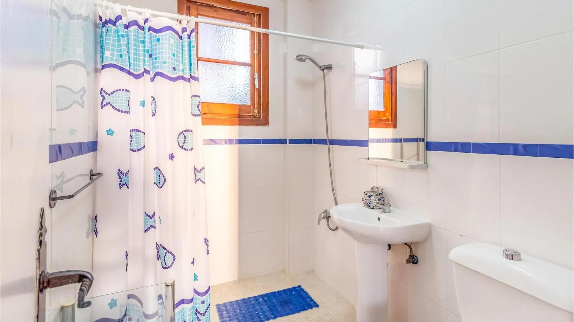4 Bedroom Lovely Home In ミハス 別荘
